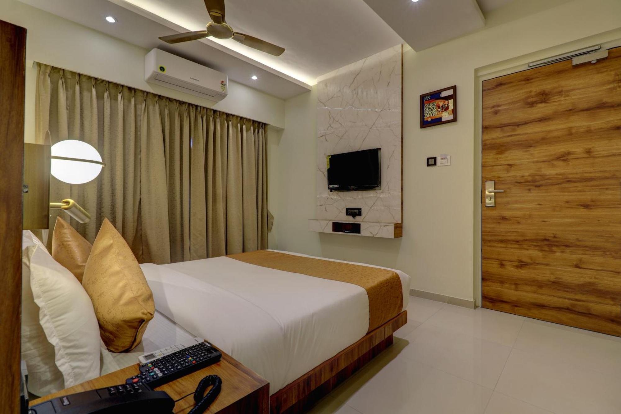 Home2 Suites And Service Apartments, Mumbai Airport Exterior foto
